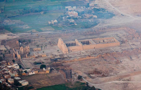 معبد مدینت هابو,معبد مدینت هابو در اقصر,معبد مدینت هابو در مصر