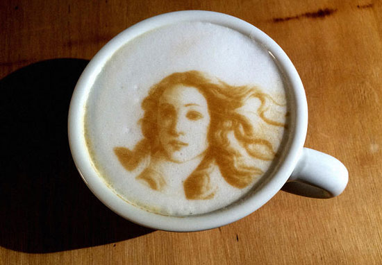 دنیاهایی در فنجان چای: از کارهای هنری ویکتوریا سیمرز تا امکان چاپ ایده‌ها در کافه لاته