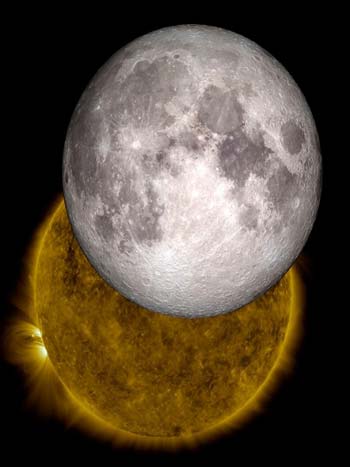    در این تصویر که توسط رصدخانه دینامیک خورشیدی ناسا گرفته شده، ماه در گذر از برابر خورشید بخشی از آن را پنهان کرده است. رصدخانه دینامیک خورشیدی ناسا هر سال چندبار ماه را در حال عبور از برابر خورشید رصد می کند
