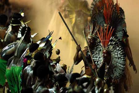 مراسم افتتاحیه دوزادهمین دوره بازیهای ورزشی بومیان آمریکای جنوبی در شهر کویابا در برزیل 
