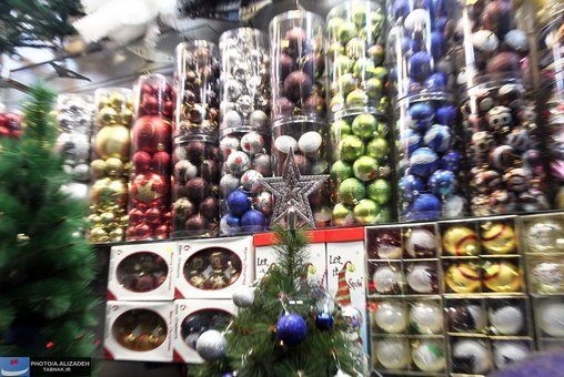تصاویر : فروش تزئینات کریسمس در تهران