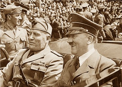 هیتلر و موسولینی در دیداری که به امضای «پیمان محور» انجامید