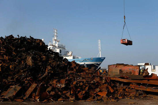 گزارش تصویری: بزرگترین و آلوده ترین گورستان کشتی های جهان در هند