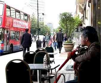 منع دود كردن دخانیات در محلهای سرپوشیده در انگلستان