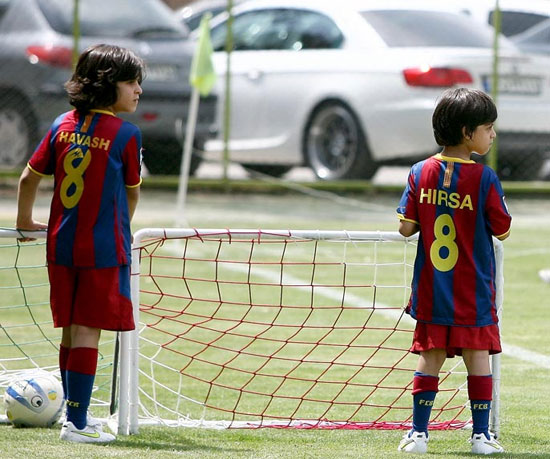 اولین قرارداد پسران علی کریمی در فوتبال