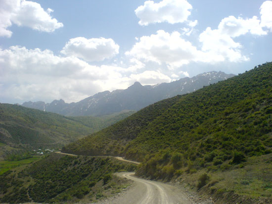 سفر به زیباترین و سبزترین ییلاقات شمال ایران؛کلبه‌هایی که تا دل ابرها بالا می‌روند!