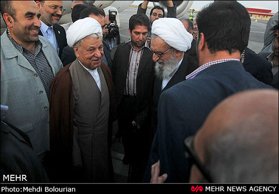 عکس: استقبال متفاوت از هاشمی در مشهد
