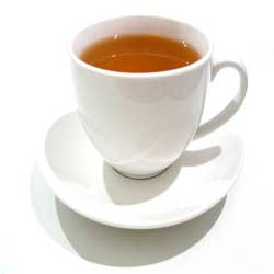 چای مثل آب برای جبران كم آبی بدن مفیداست