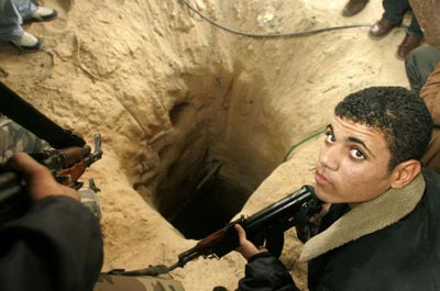 اجناس غزه , انتقال اجناس غزه از زیرزمین 