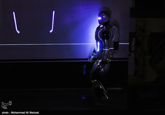 مراسم رونمایی از ربات انسان‌نمای ملی سورنای 3