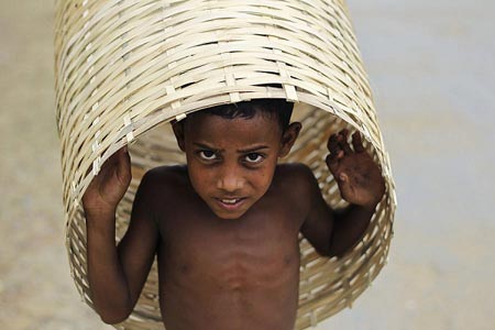   کودک میانماری در سوژه دوربین عکاس شده است- سیتووِ