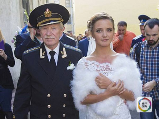 ازدواج دختر 24 ساله با پیرمرد 84 ساله روس
