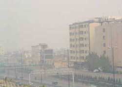 اصفهان به دلیل آلودگی هوا روز سه شنبه تعطیل شد