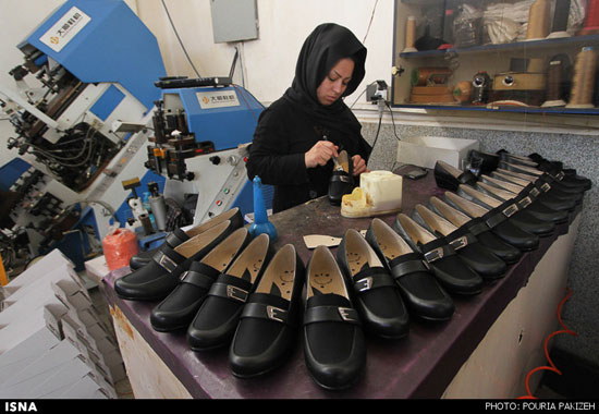 کارگاه تولید کفش در همدان