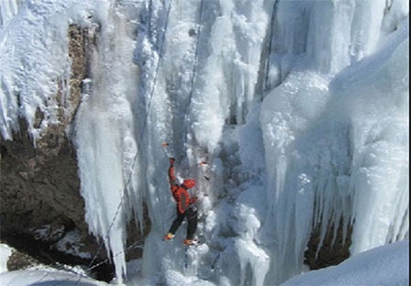 اخبار,اخبار گوناگون,یخ بستن آبشار سنگین آباد در قروه