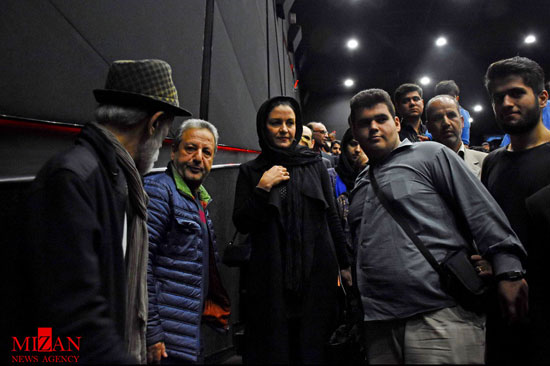 اکران فیلم یتیم خانه ایران