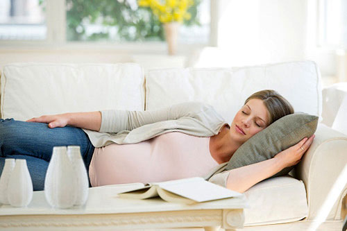 همه راه‌های مبارزه با بدخوابی زنان در دوران بارداری