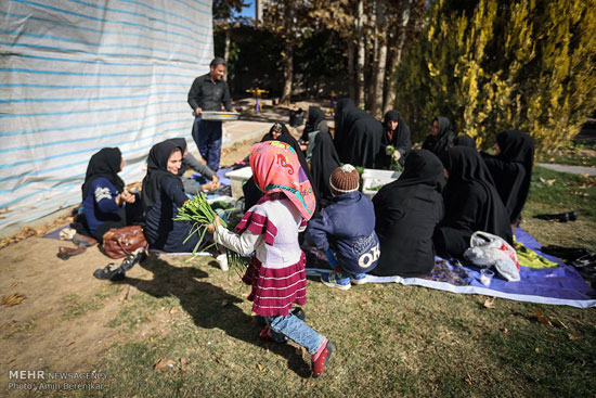 فیلم: آماده سازی پخت آش 80 هزار کیلویی در شیراز