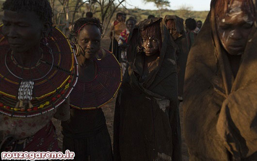 تصاویری از سنت عجیب ختنه در قبیله ای در کنیا