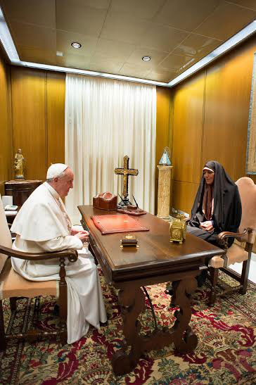 عکس: دیدار معاون زن روحانی با پاپ