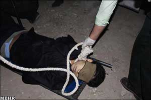 تكمیلی/سحرگاه امروز در محل حادثه عامل قتل قویترین مرد ایران اعدام شد 