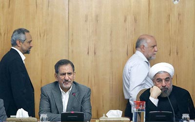 روزنامه رسالت,تیم اقتصادی دولت روحانی