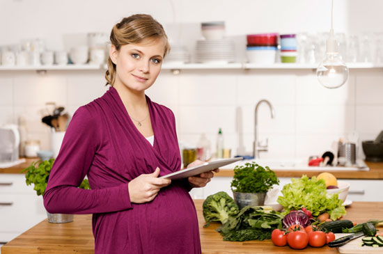 ۱۰ ماده‌ی غذایی مناسب دوران بارداری