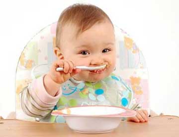  شروع تغذیه تکمیلی کودک،بهترین زمان شروع تغذیه تکمیلی