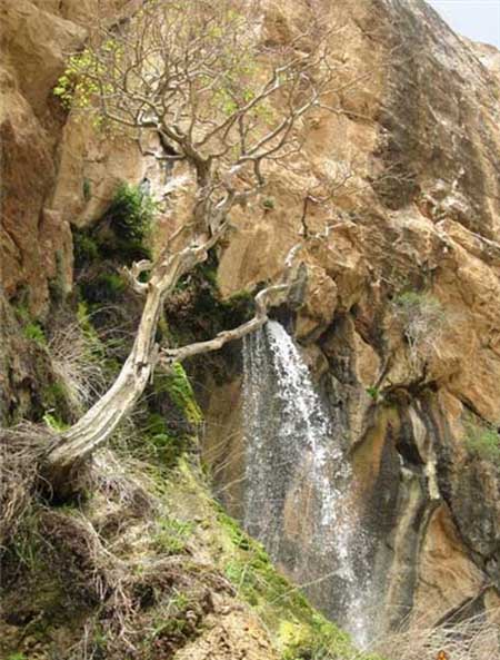 آبشار زیبای 70 متری