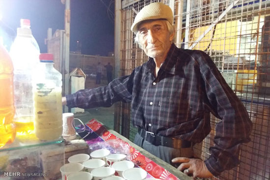 پیرمرد تهرانی بهترین چایی دنیا را درست می‌کند