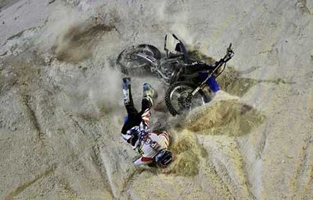 عکسهای جالب,تصاویر جالب,حادثه در مسابقات موتورسواری