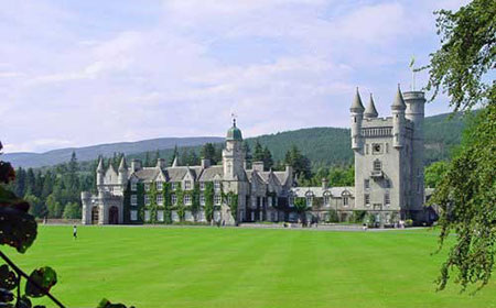 قلعه "بالمورال" در بریتانیا,بهترین قلعه های دنیا,ترسناک ترین قلعه های دنیا