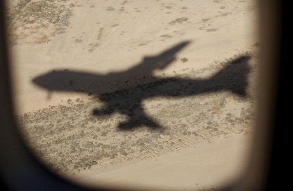 عکس هواپیمای اوباما بر فراز صحرای عربستان