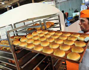 مدیر عامل یك تولیدكننده نان صنعتی:صنعت نان مورچه وار جلو می رود