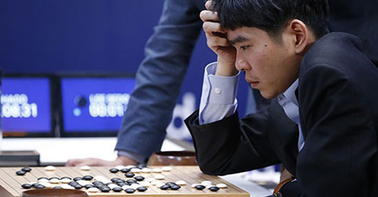 اولین پیروزی انسان در مقابل هوش‌مصنوعی گوگل در بازی چین باستان/بازی فکری پیچیده‌تر از شطرنج