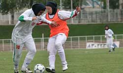 همه چشم‌ها درسنگاپوربه دختران فوتبالیست ایرانی