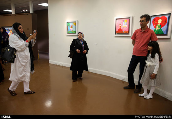 افتتاح نمایشگاه نقاشی کلارا کیامهر به نفع کودکان سرطانی
