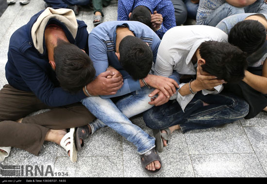 عکس: بازداشت باند سارقان و زورگیران در تهران