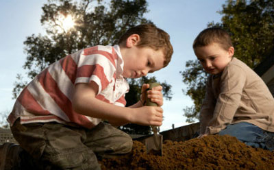 بازی با خاک،فواید خاک بازی برای کودکان