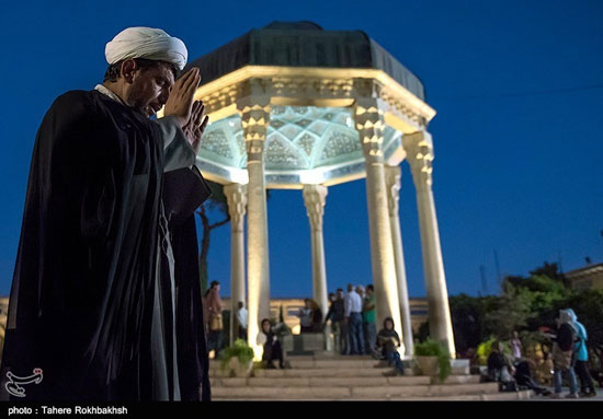 عکس: آیین بزرگداشت روز حافظ در شیراز