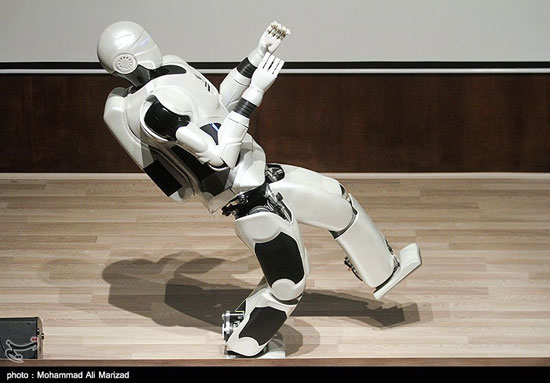 مراسم رونمایی از ربات انسان‌نمای ملی سورنای 3