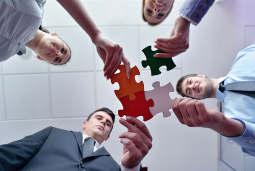 چهار روش برای ایجاد حس همکاری بین کارکنان در اداره
