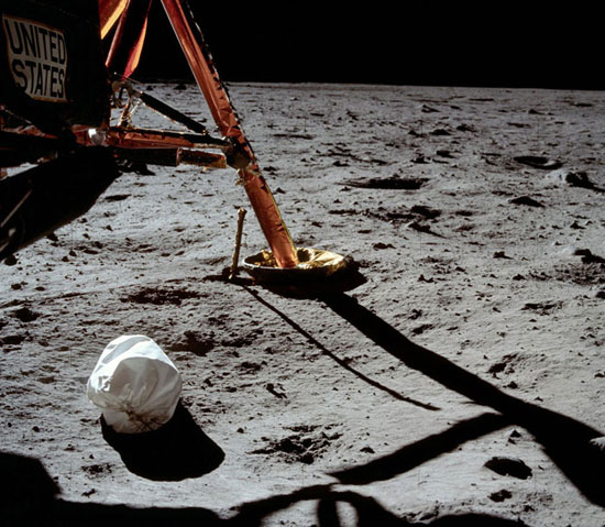 اولین سفر انسان به ماه (1)