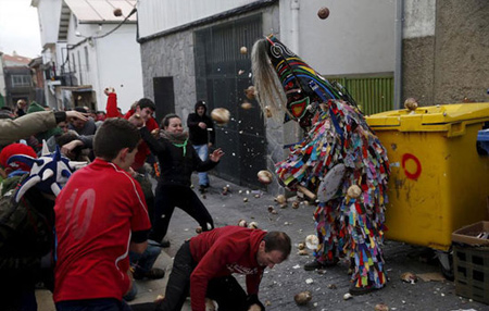 اخبار , اخبار گوناگون,مراسم زدن شلغم به شیطان,مراسم روز سن سباستین در اسپانیا