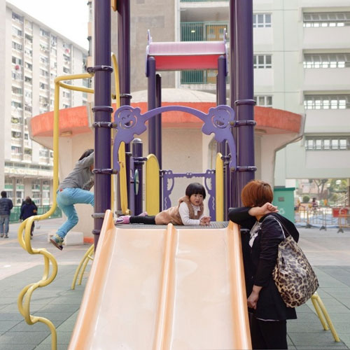 بحران مسکن در هنگ کنگ مردم را وادار به زندگی در خانه های عمومی کرده است! +تصاویر