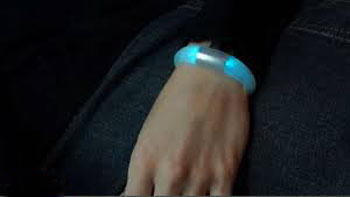 دستبند هوشمند,دستبند Embrace,ویژگیهای دستبند Embrace