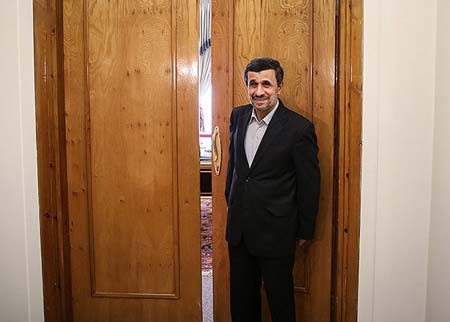 احمدی نژاد در ساختمان لادن
