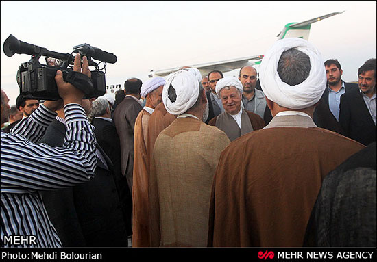 عکس: استقبال متفاوت از هاشمی در مشهد