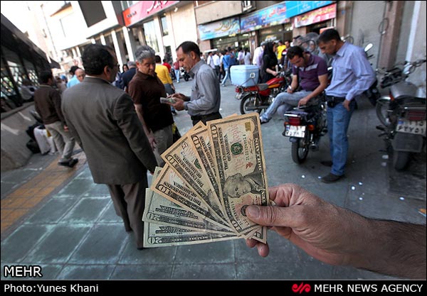 عکس: بازار خرید و فروش ارز و سکه