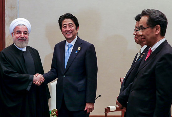دیدار نخست‌ وزیر ژاپن با روحانی +عکس